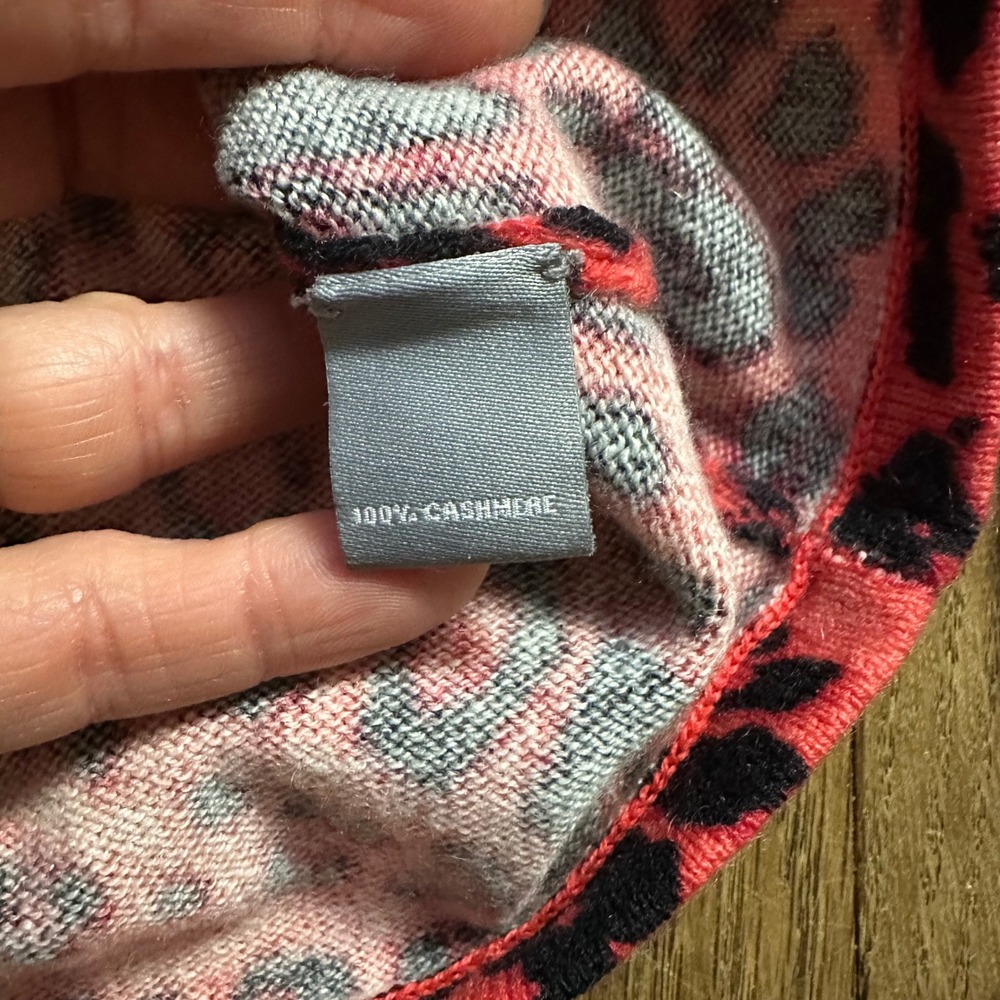 Neiman Marcus Cashmere Red Pink Black‎ Leopard Print Long Sleeve Sweater S - Picture 3 of 5